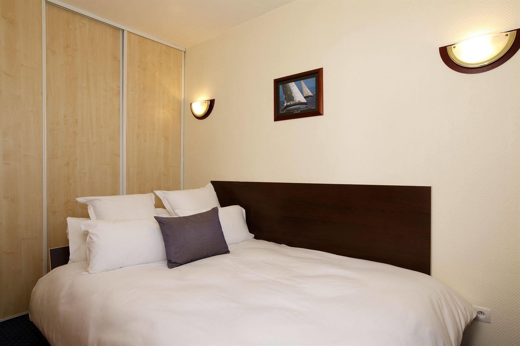 Appart'City Pontoise Cergy-Le-Haut Экстерьер фото